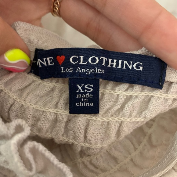 Beautiful Blouse✨ - Picture 2 of 2